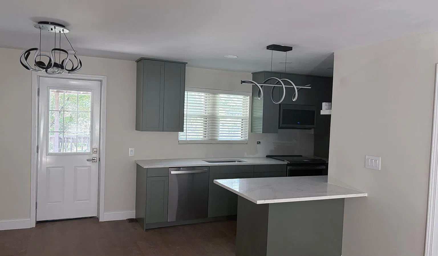 3 bed, 1334 sqft, $2,850 — Photo 4