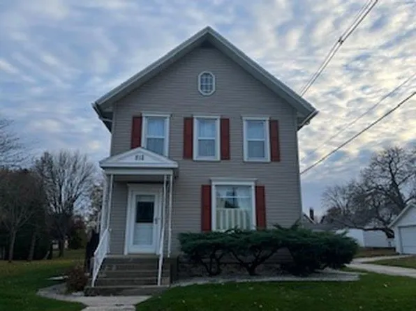 812 Steele St, Algoma, WI 54201