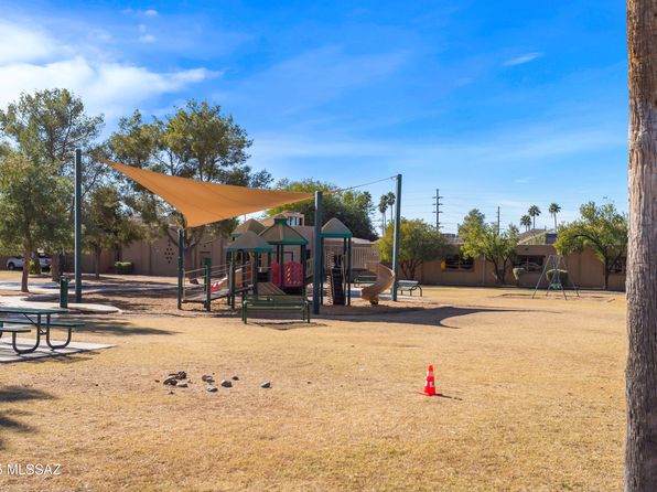 5826 E Hawthorne St, Tucson, AZ 85711