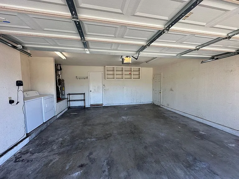365 Diane Ct — Photo 17