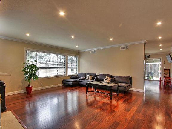 3rd image of 4249 Monet Cir