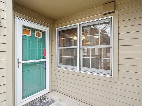 2nd image of 1646 Rose Hill Cir