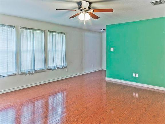 4th image of 1324 Acosta St