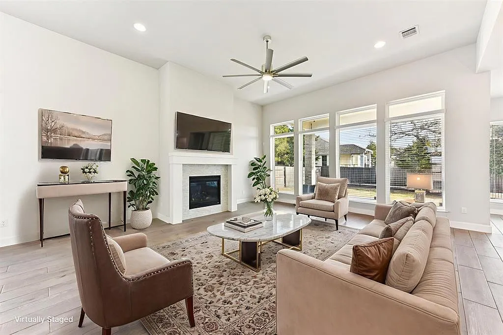4 bed, 3.5 bath, 2997 sqft, $3,250 — Photo 4