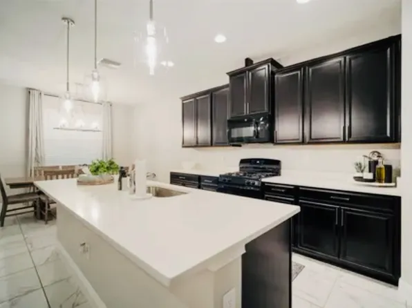 1221 Florablu Dr, Seffner, FL 33584