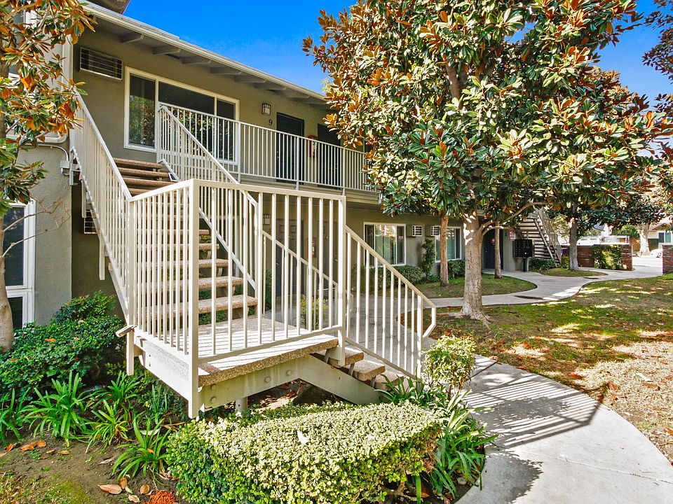 University Square 2300 Commonwealth Ave 2300 E Commonwealth Ave