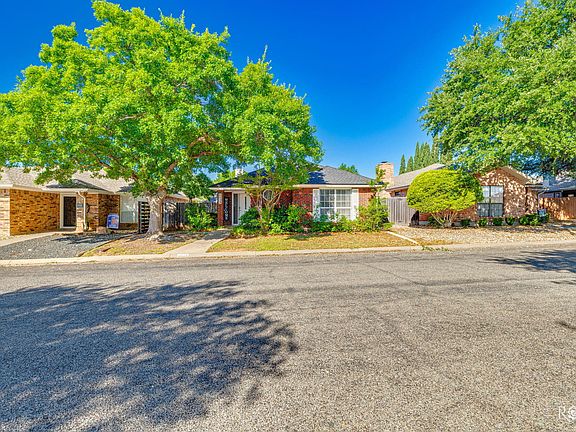 2nd image of 4513 Juniper Ln