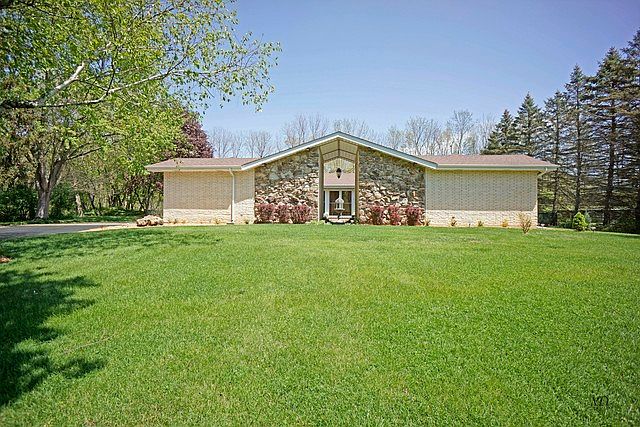 1st image of 26923 N Greenview Dr