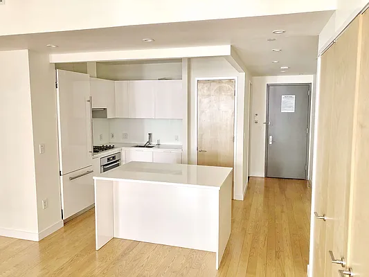 Rented by Fultonex Realty LLC | media 3