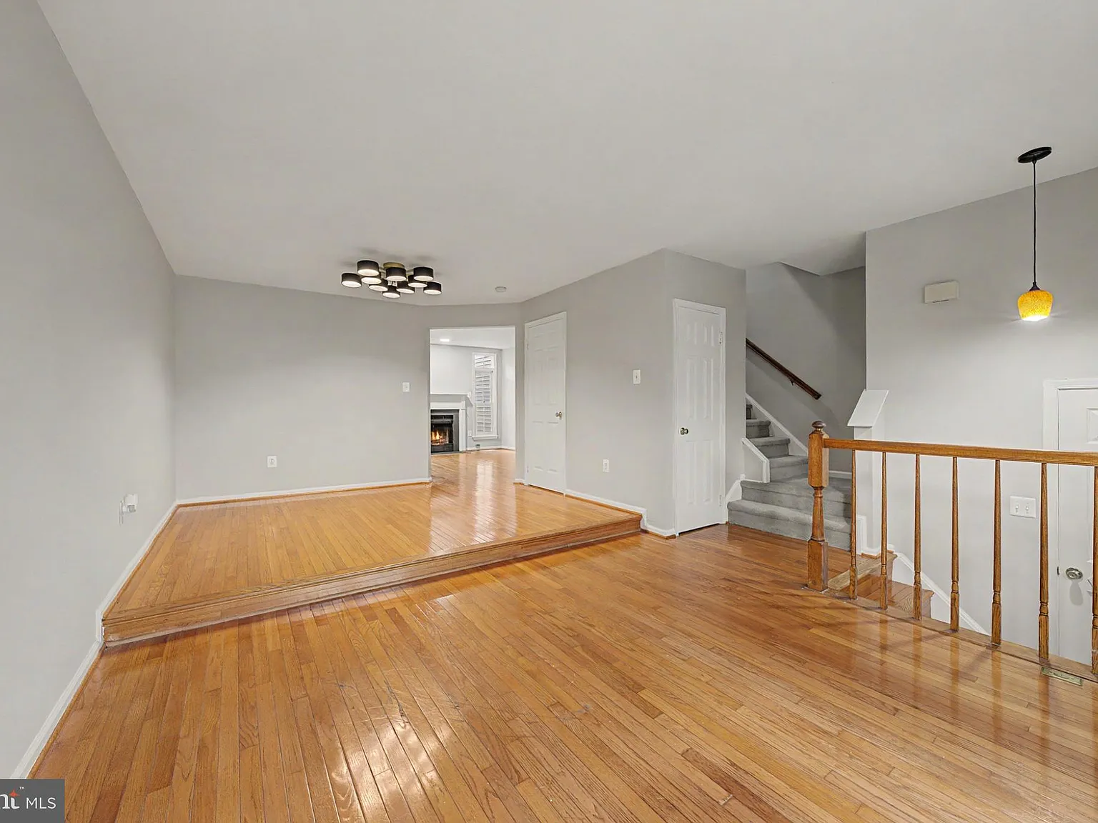 3 bed, 3.5 bath, 1800 sqft, $2,800 — Photo 4