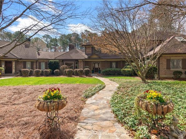 15905 Westbrook Rd, Milton, GA 30004
