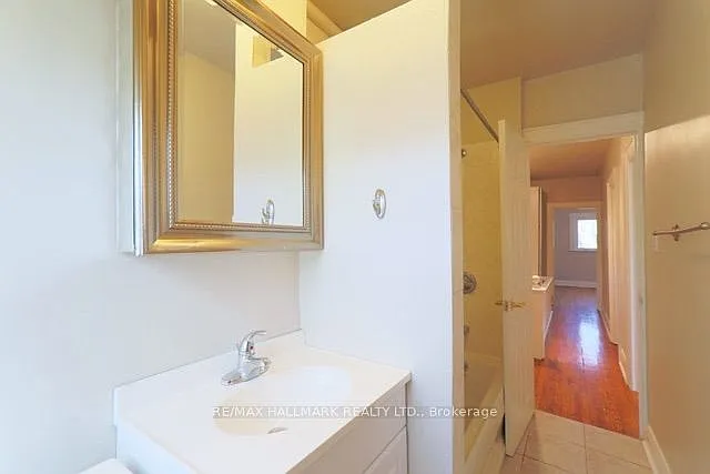 1481 Queen St E #UPPER — Photo 21