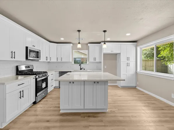 5142 Mockingbird Ln, Katy, TX 77493