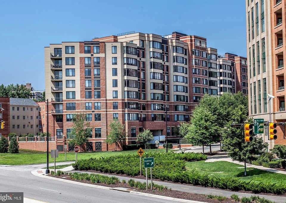 1st image of 2220 Fairfax Dr APT 304