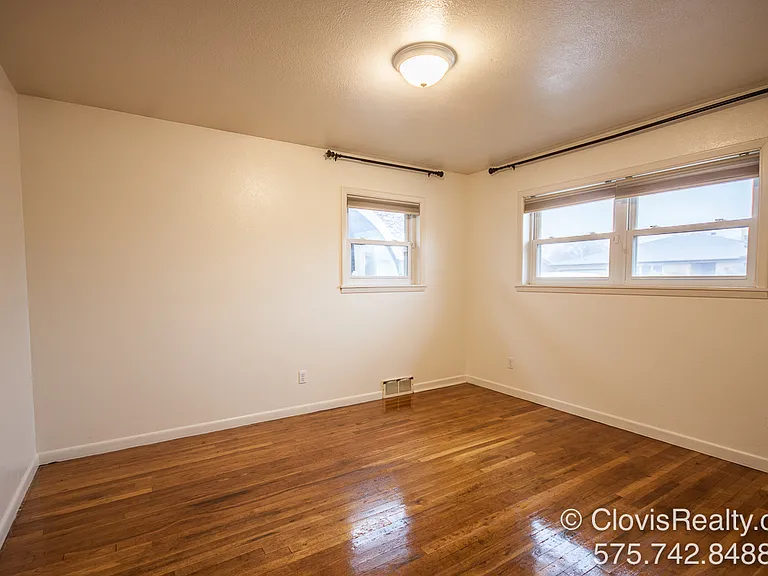 317 Murray Dr — Photo 20