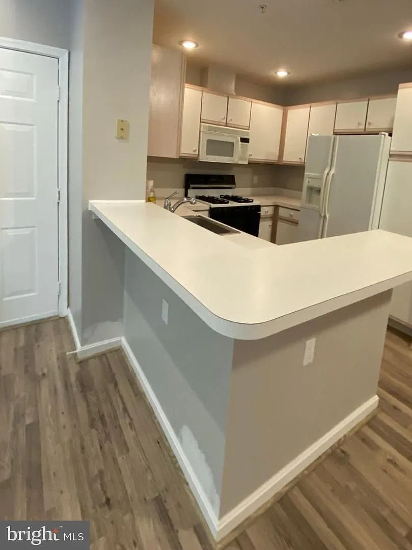 2bd 1bth condo in Silverbrook Wood in Owings Mills New Town! — Photo 3
