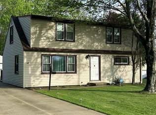 3192 Roselawn Dr, Niles, OH 44446