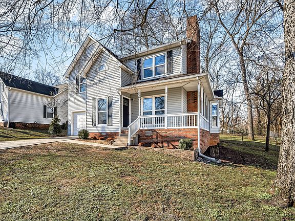 3rd image of 1529 Ashlawn Dr