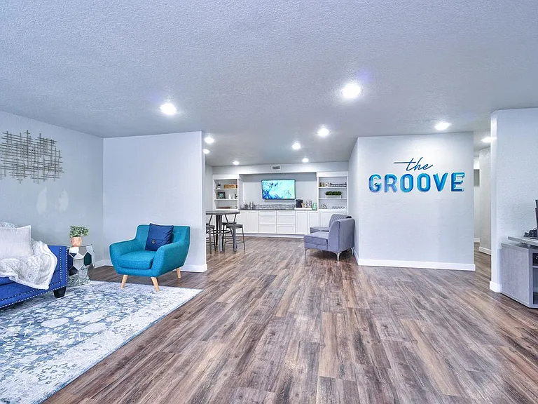 The Groove — Photo 11