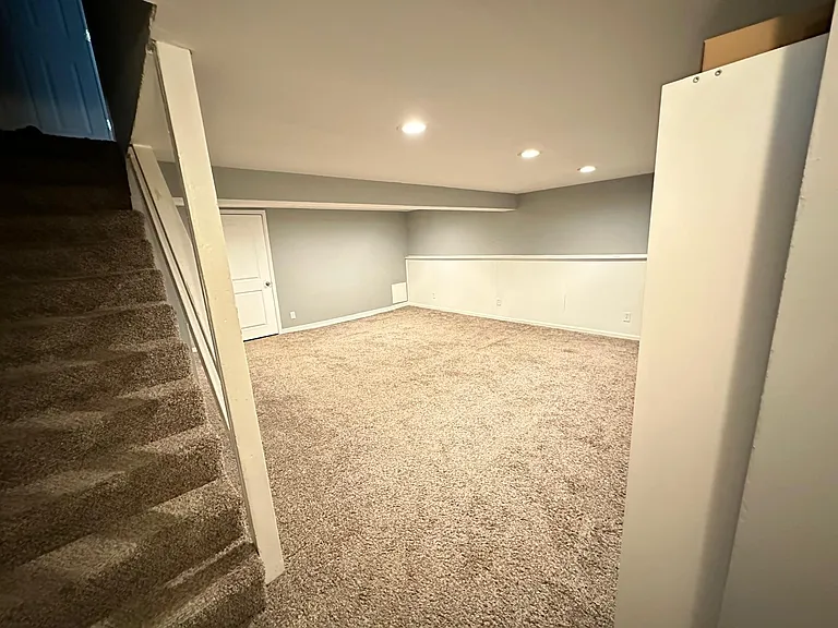 419 Providence Ct — Photo 12