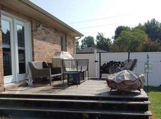 2155 Happy Hollow Dr, Paducah, KY 42003