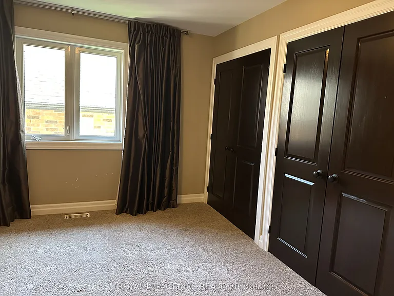 7 Sapphire Ct N — Photo 24
