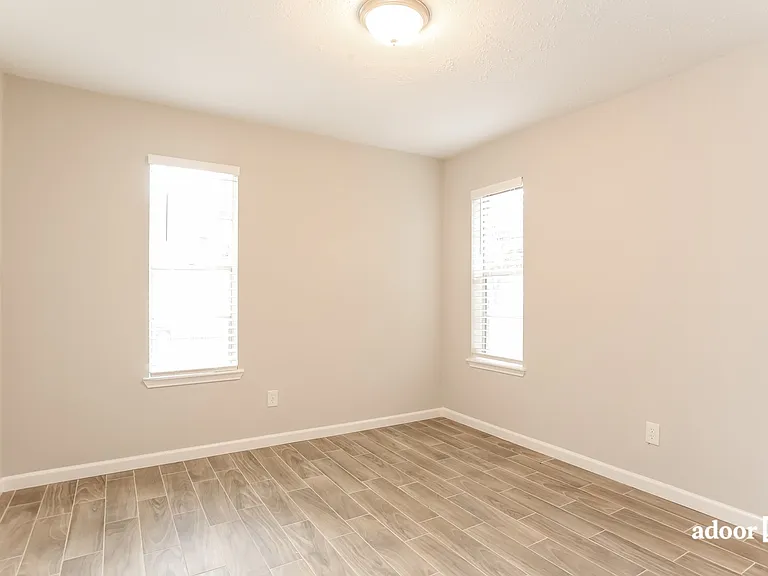 10215 Golden Meadow Dr — Photo 7
