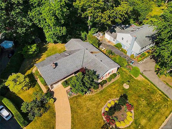 3rd image of 9404 Lakeland Pl