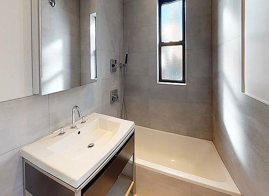 4th image of 310 E 52nd St #2C