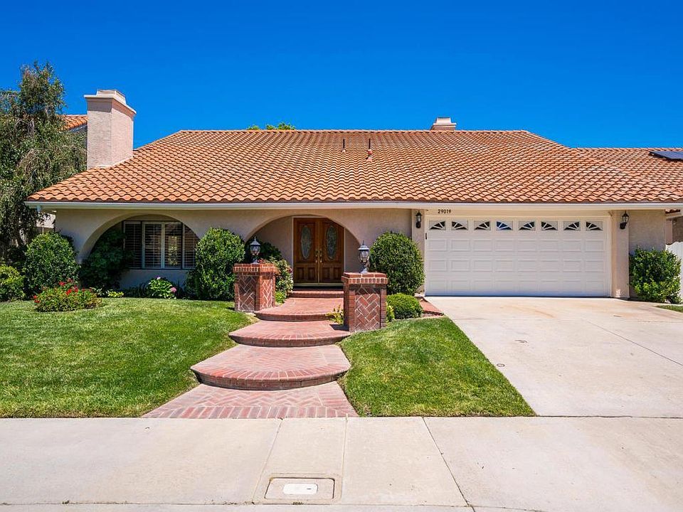 1st image of 29019 Hollow Oak Ct