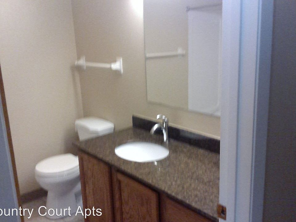 2nd image of 405 4th St APT 3