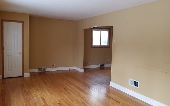 5th image of 5314 W 91st St
