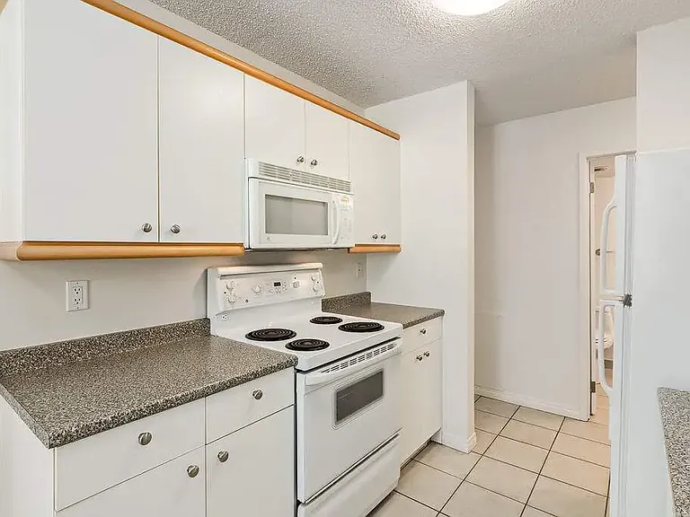 604 14th Ave SW — Photo 53