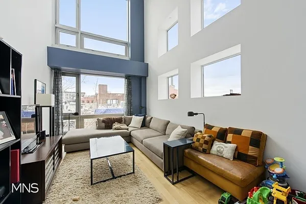 Rented by MNS Marketing | media 18