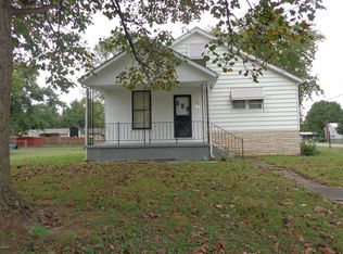 209 W McClernand Ave, Shawneetown, IL 62984