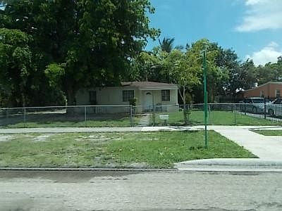 1st image of 1820 NW 127th St