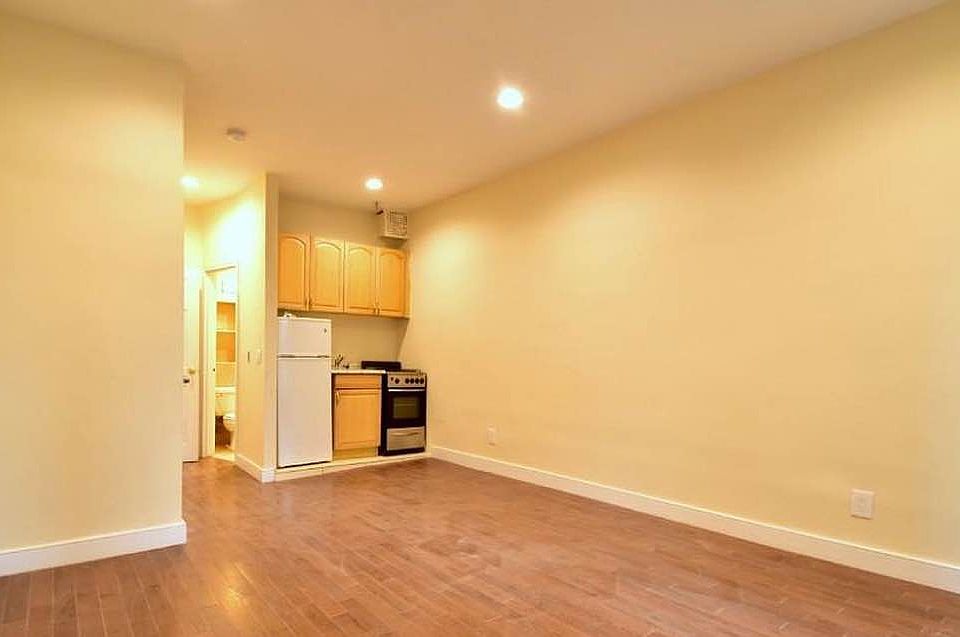 2nd image of 1596 3rd Ave APT 2C