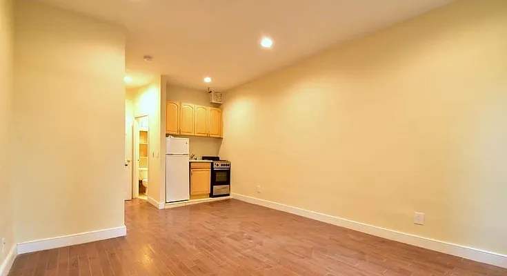 Rented by Skyhigh Realty NYC LLC | media 2