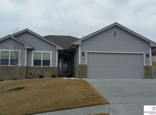 1609 Windsor Way, Fort Calhoun, NE 68023
