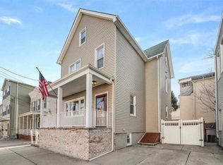 48 W 10th St, Bayonne, NJ 07002