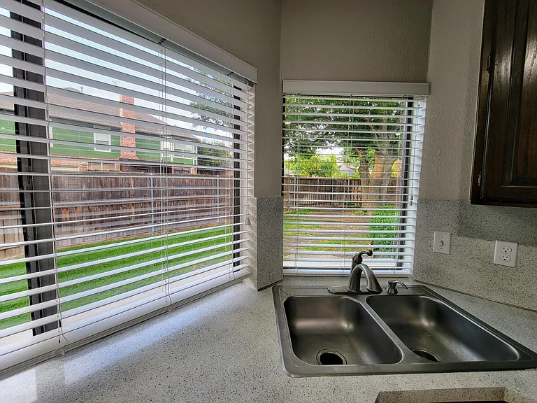 5815 Smoke Glass Trl — Photo 18
