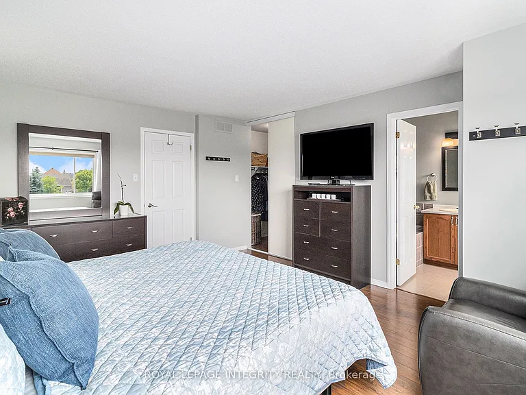 564 Renaissance Dr — Photo 22