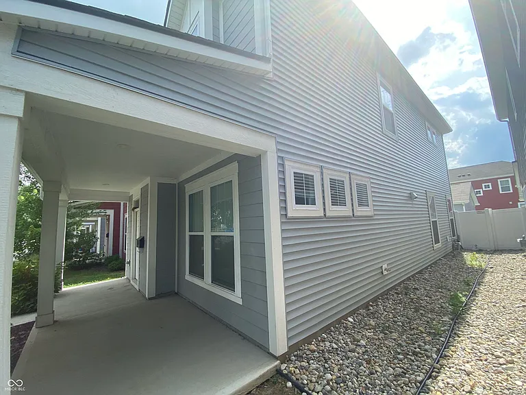 326 Warman Ave — Photo 4