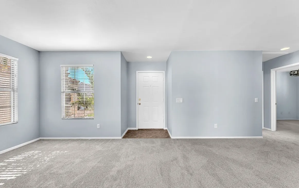3 bed, 1196 sqft, $1,850 — Photo 2