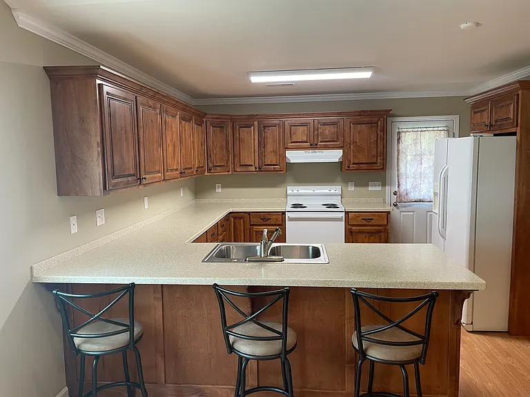 803 Hickory Ave SW — Photo 7