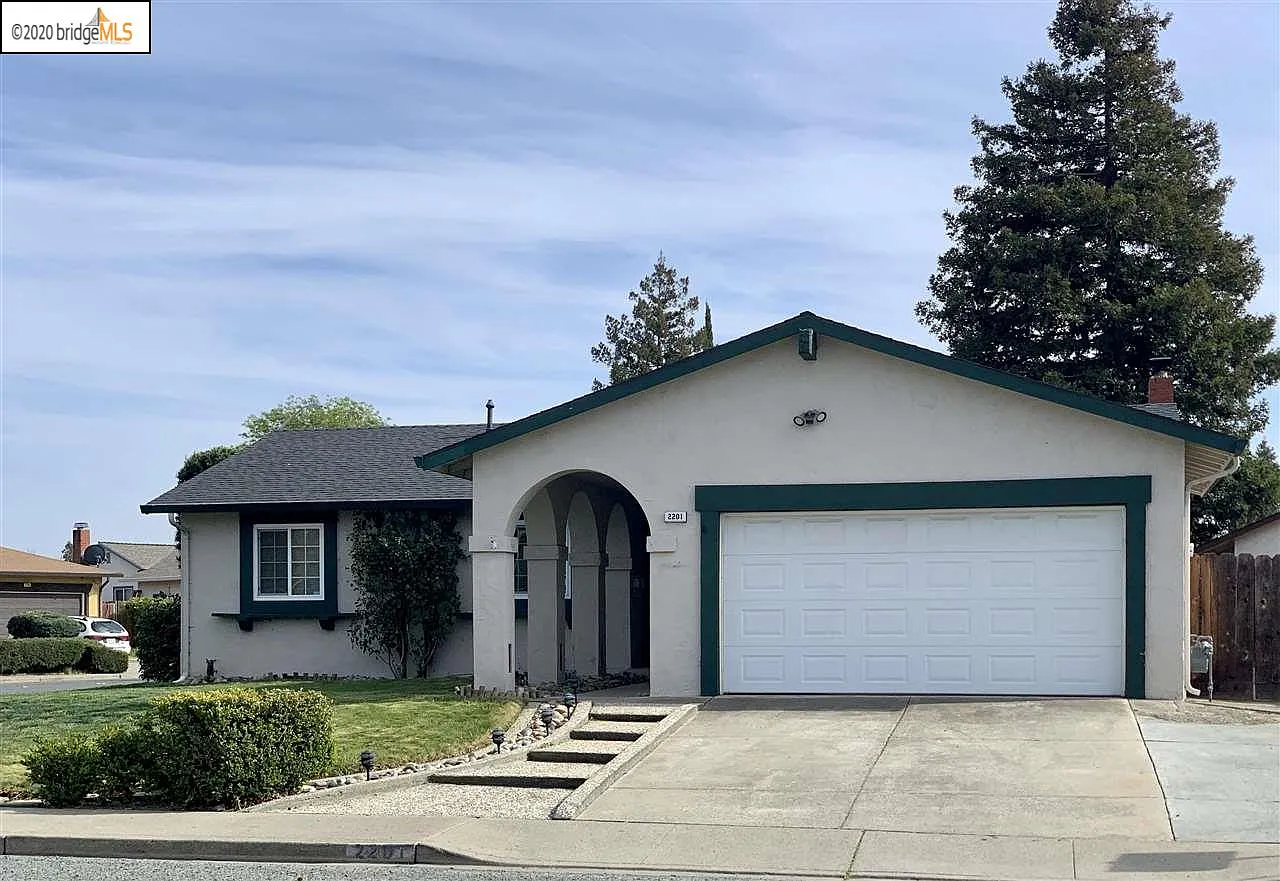 2201 Lopez Dr photo 1