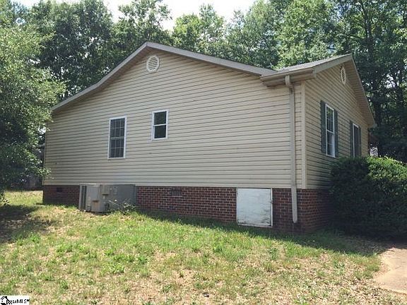 4th image of 109 Glenwood Lane Ext