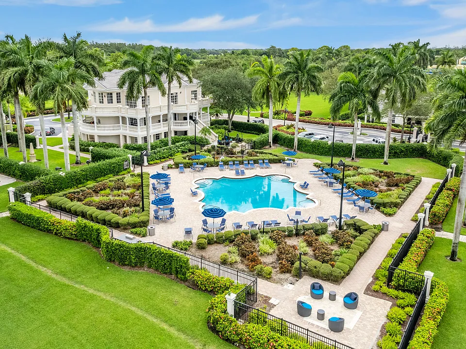 The Charleston Apartment Boca Raton