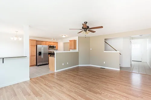 4 Silverlight Way Photo 1