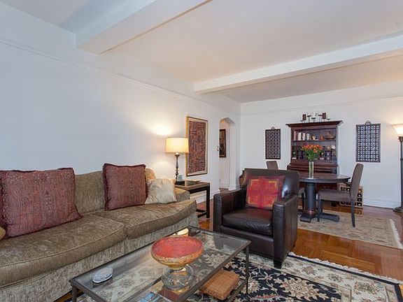 3rd image of 127 W 96th St APT 8F